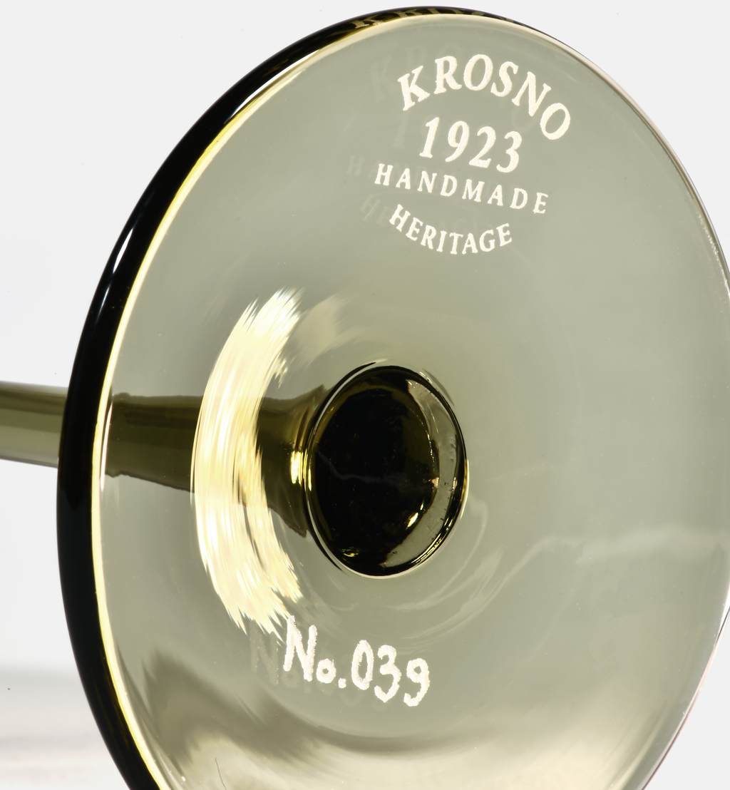 Classic 1968 Crystal White Wine Glasses, Smoky, 250 ml