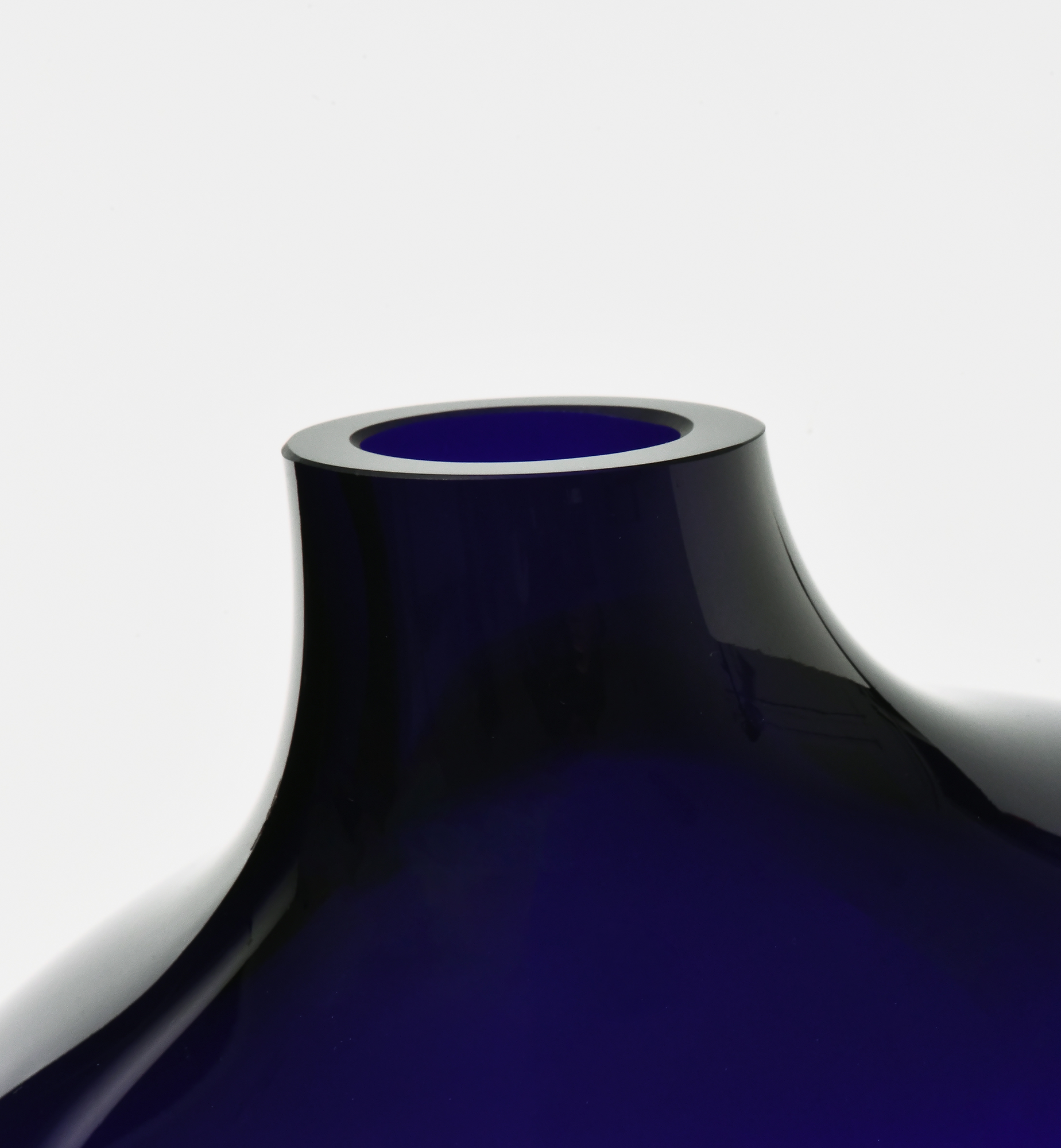 PEBBLE 2017 Vase, Cobalt, 30 cm