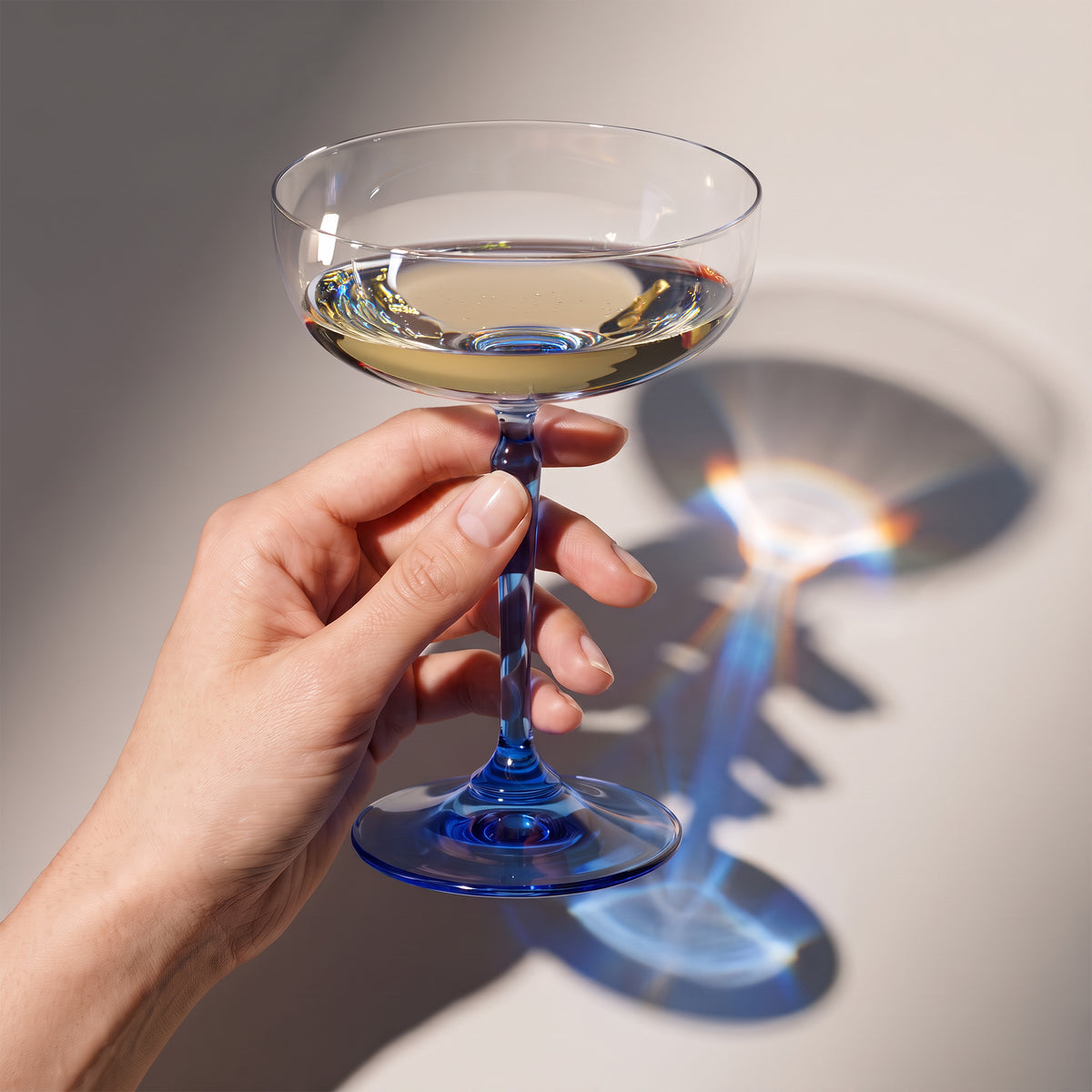 Sektgläser mit saphirblauem Stiel, 230 ml