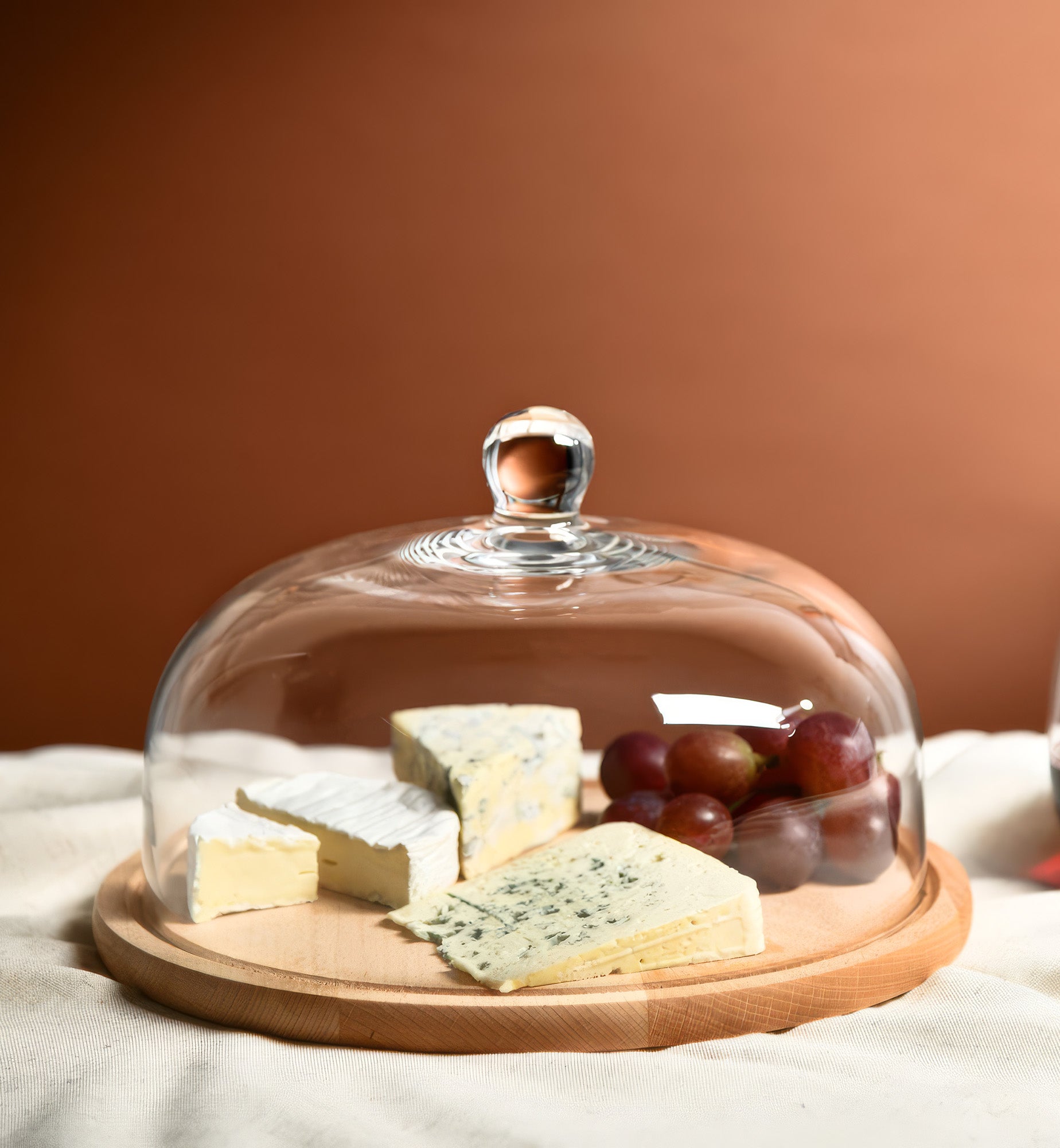 Cloche with wooden platter 28.5 cm