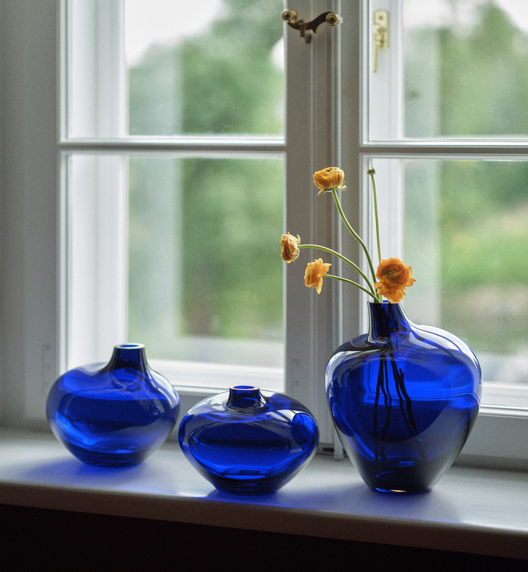 PEBBLE 2017 Vase, Cobalt, 16 cm
